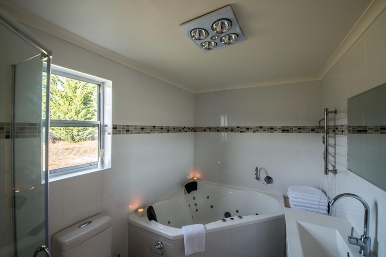 Bathroom 3, Charles Reuben Estate , Brighton