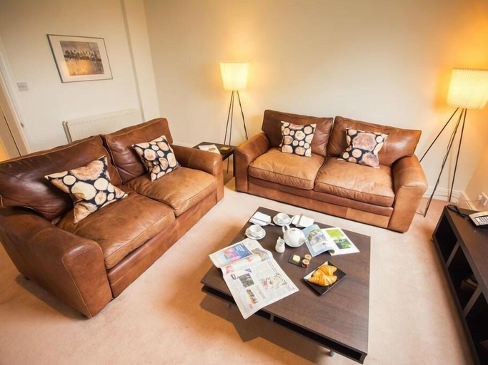 Lobby 2, Eslington Villa, Gateshead