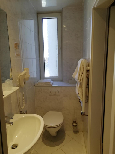 Bathroom 3, Isenburger Hof, Offenbach