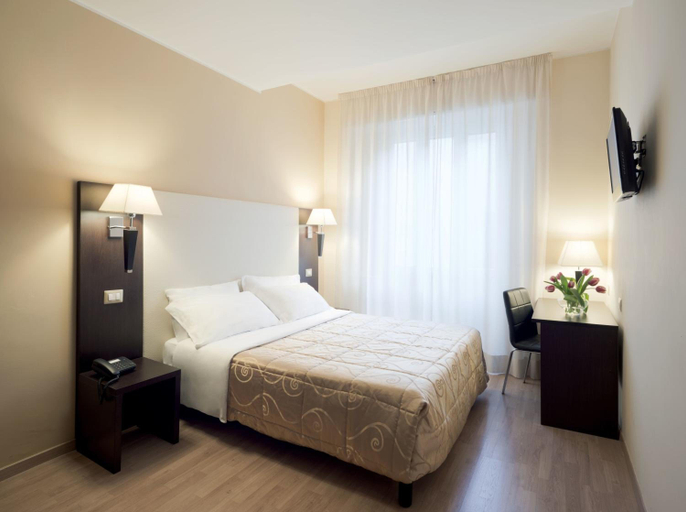 Bedroom 2, Hotel Aurora, Pavia