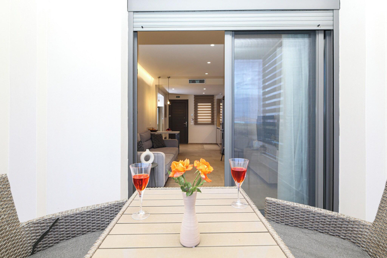 Others 4, Almyres Luxurious Residences, Peloponnese