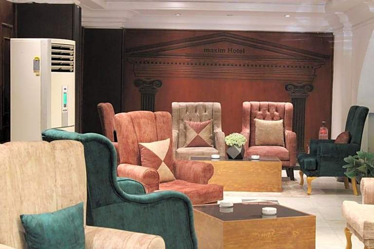 Room 5, Maxim Hotel, Ad-Duqi
