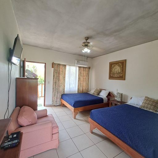 Room 5, Georgi Junquillal, Santa Cruz