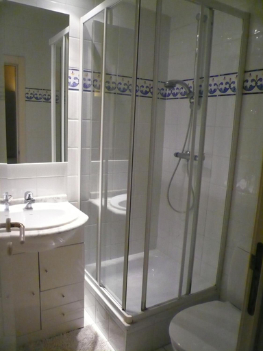 Bathroom 1, Hotel La Barakka, Oost-Vlaanderen