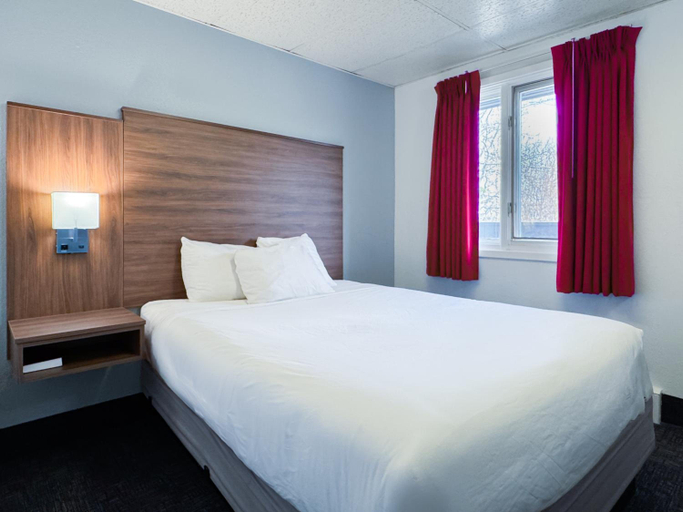 Bedroom 3, Golden North Inn, Fairbanks North Star