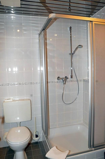 Bathroom, Central Inn Hotel Garni, Neunkirchen