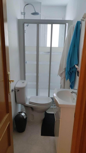 Bathroom 5, M&m Apartament, Madrid