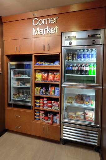 Food & Drinks 3, Fairfield Inn & Suites By Marriott Roanoke Holli, Roanoke
