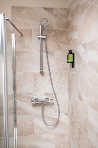 Bathroom 4, Stonehenge Courtyard, Wiltshire
