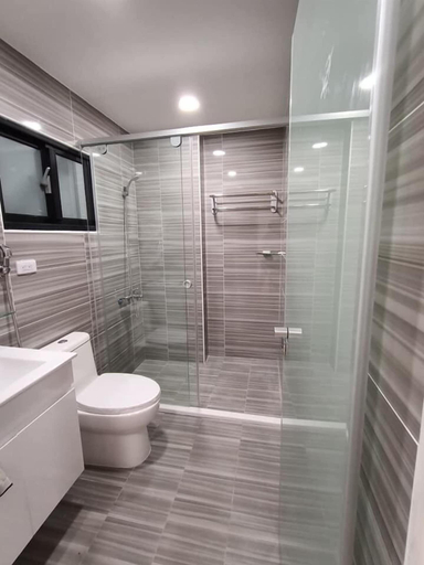 Bathroom 4, Hands B B, Penghu