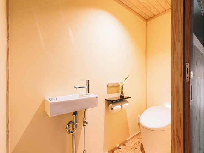 Bathroom 4, RITA Unnan Yoshida, Unnan