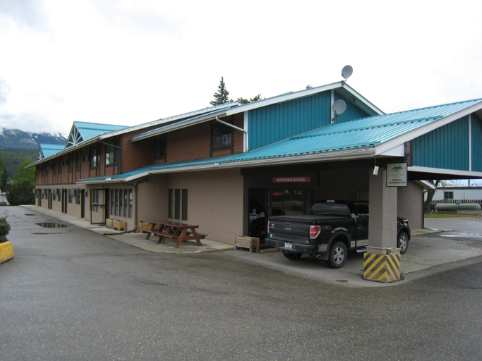 General view 4, Swiss Village Inn, Columbia-Shuswap