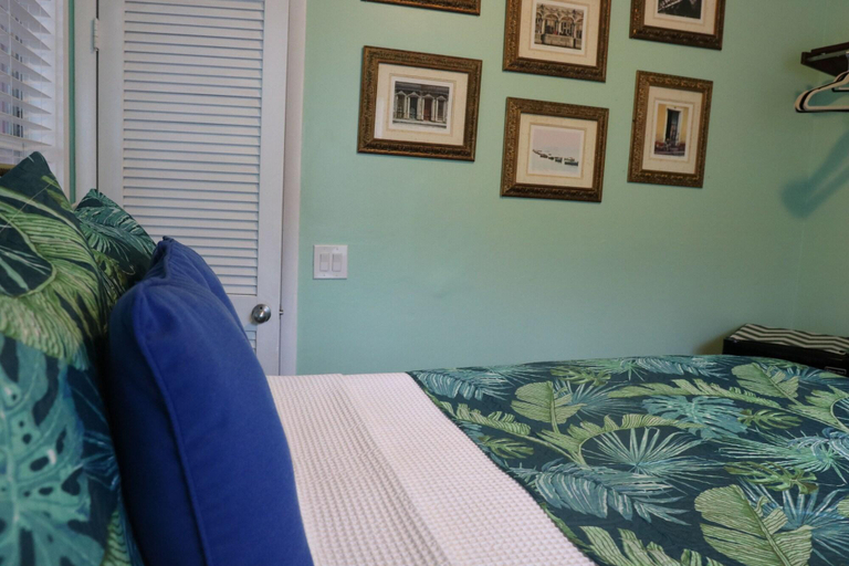 Bedroom 2, Caribbean House, Monroe