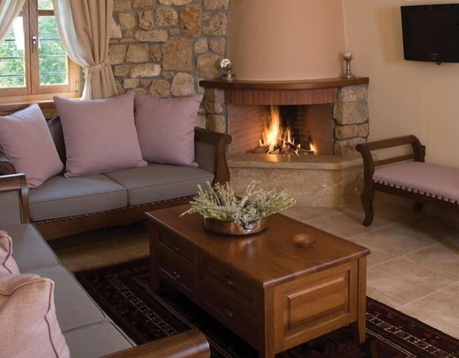 Bedroom 4, Roes Suites, Central Macedonia