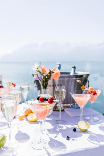 Food & Drinks