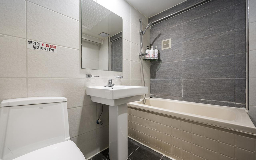 Bathroom 3, Anyang Donkey Hotel, Anyang