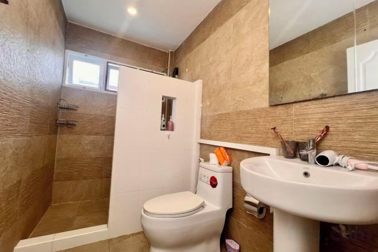 Bathroom 5, Chasing Light Villa, Pattaya