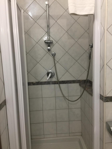 Bathroom 4, Hotel Civita, Avellino