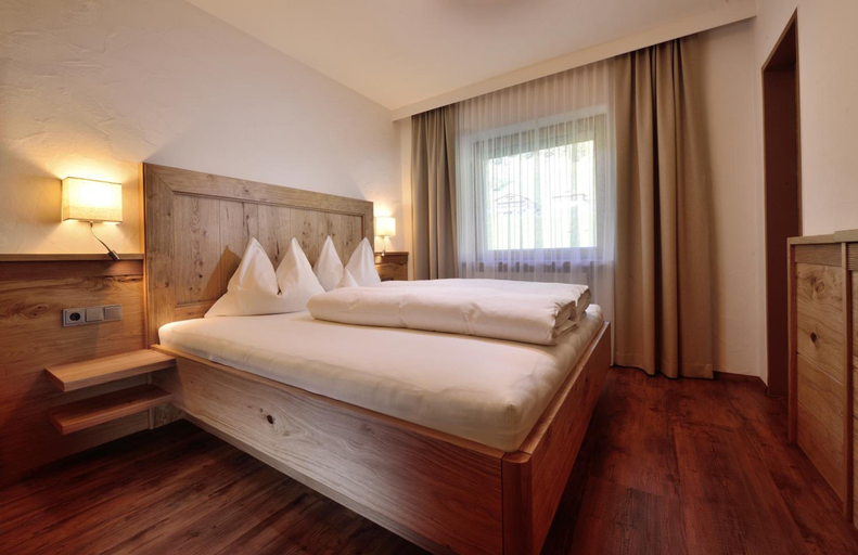 Bedroom 3, Aparthotel Garni Monte, Lienz