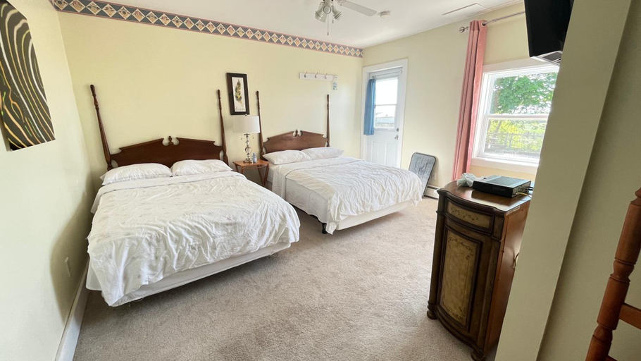 Bedroom 2, Admiral S Quay Motel Suites, Saint John