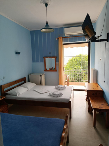 Bedroom 3, Hotel Ionio, West Greece