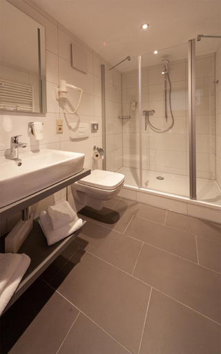 Bathroom 4, Hotel Meyer, Zwickau