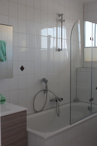 Bathroom 4, Ferienwohnung, Wesel