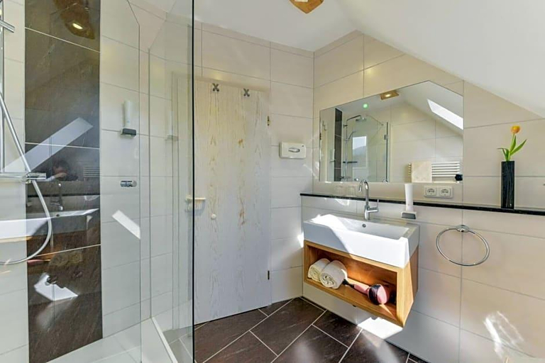 Bathroom 3, Landgasthof Hotel Reindlschmiede, Bad Tölz-Wolfratshausen