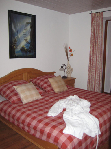 Bedroom 2, Landhotel Zum Staffelwirt, Bad Tölz-Wolfratshausen