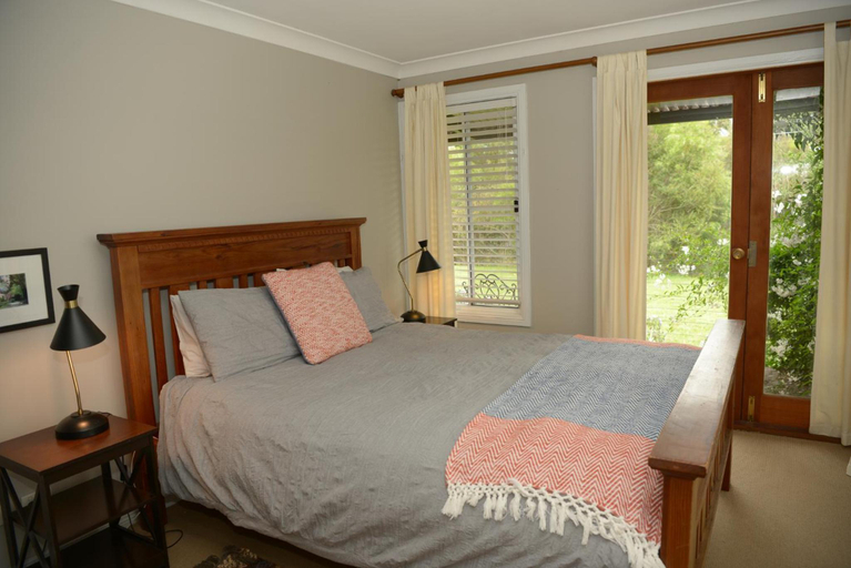 Bedroom 2, Borrodell Vineyard, Cabonne
