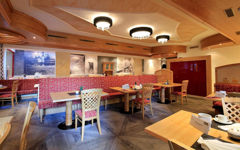 Food & Drinks 4, ... Mein Romantisches Hotel Toalstock, Landeck