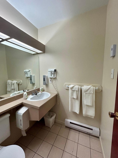 Bathroom 3, Motel De L'anse A L'eau, La Haute-Côte-Nord
