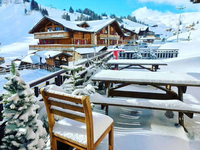 General view 4, Freeride Hostel Bar, Monthey