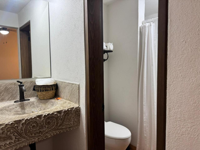 Bathroom 3, Hotel Socavon, Guanajuato