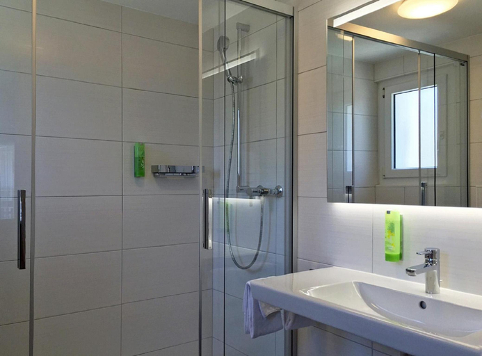 Bathroom 3, Park Hotel Saas Fee, Visp