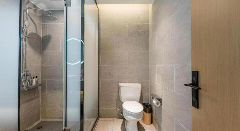 Bathroom 3, Echarm Hotel Shanghai North Bund Tilanqiao Metro Station, Shanghai