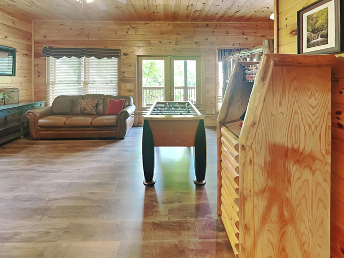 Public Area 2, Aspen's Envy by Vtrips, Sevier