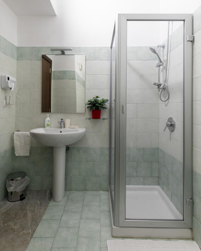 Bathroom 5, Rooms 339, Napoli