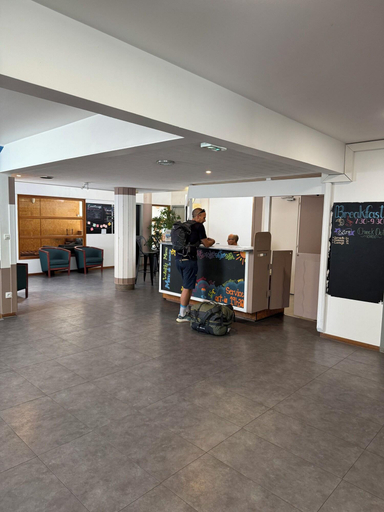 Lobby 2, Auberge De Jeunesse Hi Annecy, Haute-Savoie