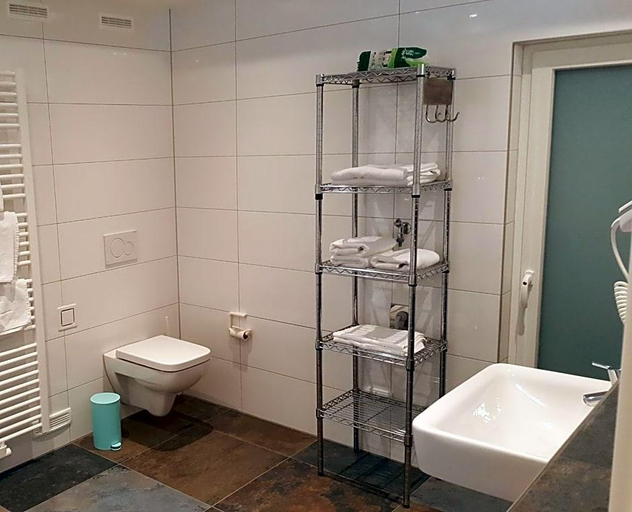 Bathroom 4, Landhotel Battenheimer Hof, Mainz-Bingen