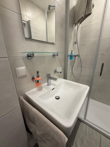 Bathroom 1, Am Limes Hotel, Linz Land