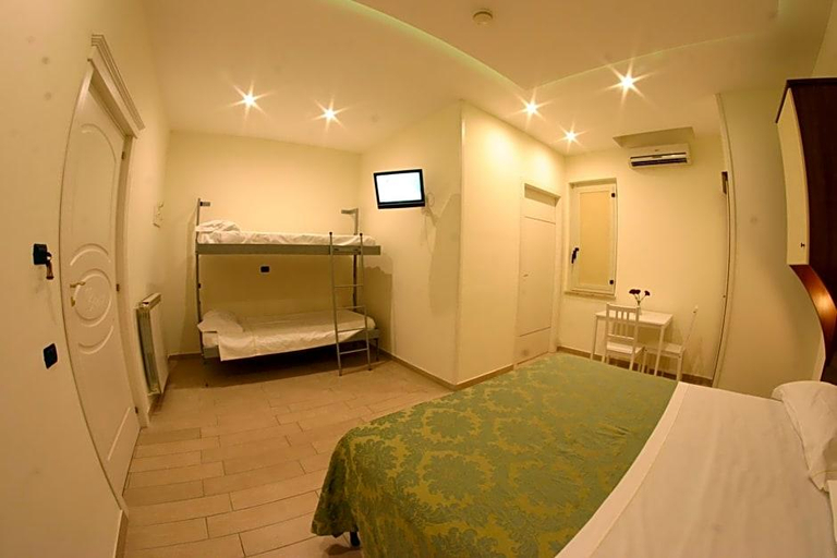 Bedroom 4, Hotel Chic, Napoli