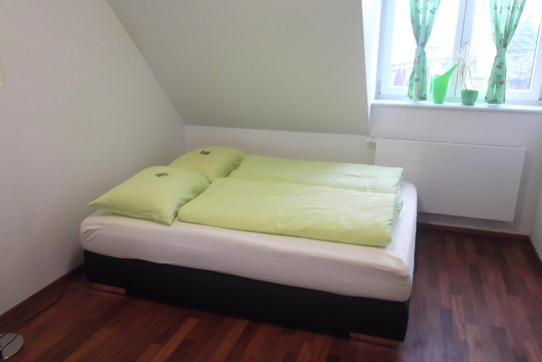Bedroom 2, Jungingers Aparthotel, Neu-Ulm