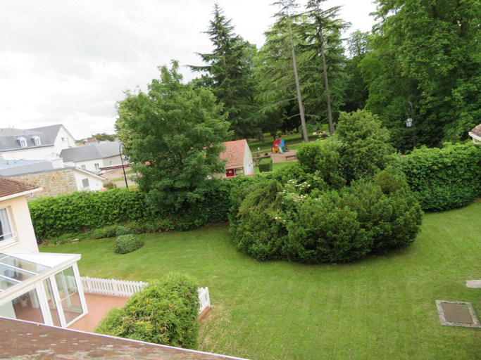 Exterior & Views 2, Le Relais De Voisins, Yvelines