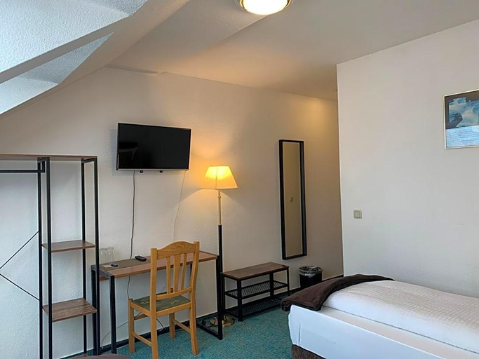 Bedroom 3, Hotel Rosengarten, Frankfurt (Oder)