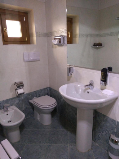 Bathroom 3, Hotel Fontana Santa, Bergamo