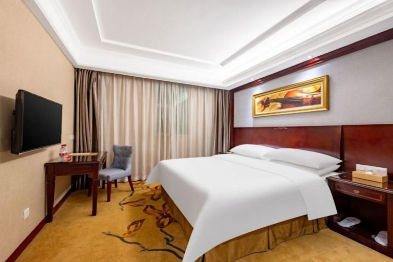 Bedroom 2, Vienna Hotel (Shenzhen Baoan Baotian Subway Station), Shenzhen