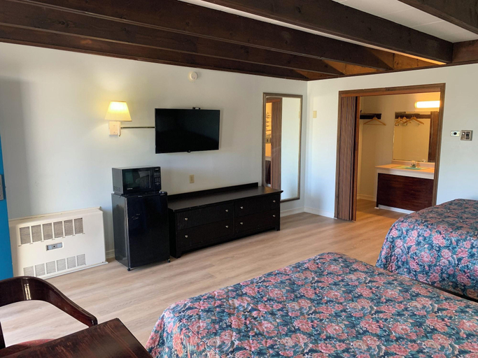 Bedroom 3, Tollway Inn Of Beloit, Winnebago