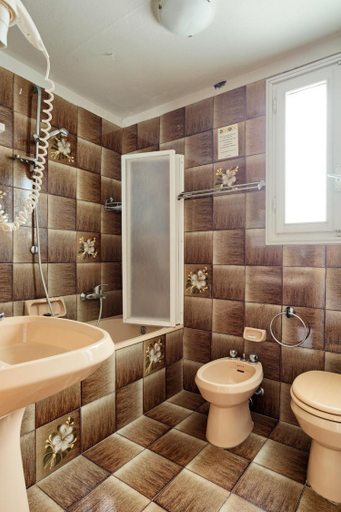 Bathroom 4, Terantiga, Bologna