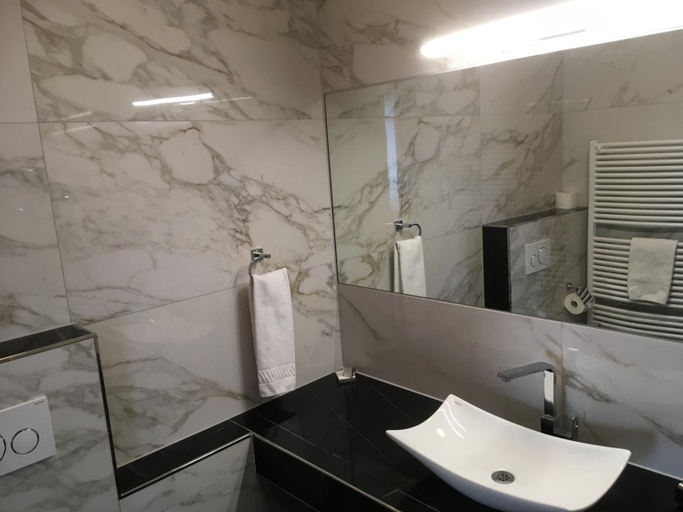 Bathroom 3, Hotel San Marco, Deutschlandsberg